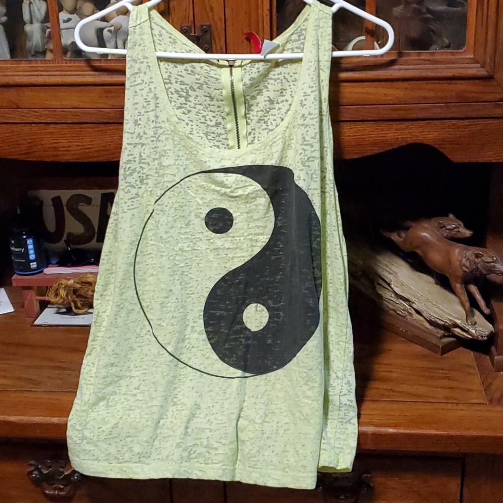 Flowy, zipper tank